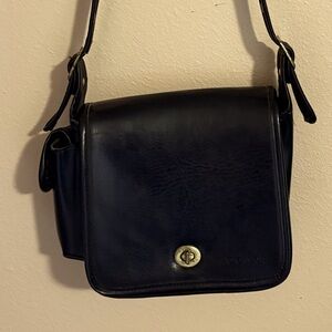 Vintage Coach Black Leather Shoulder Bag